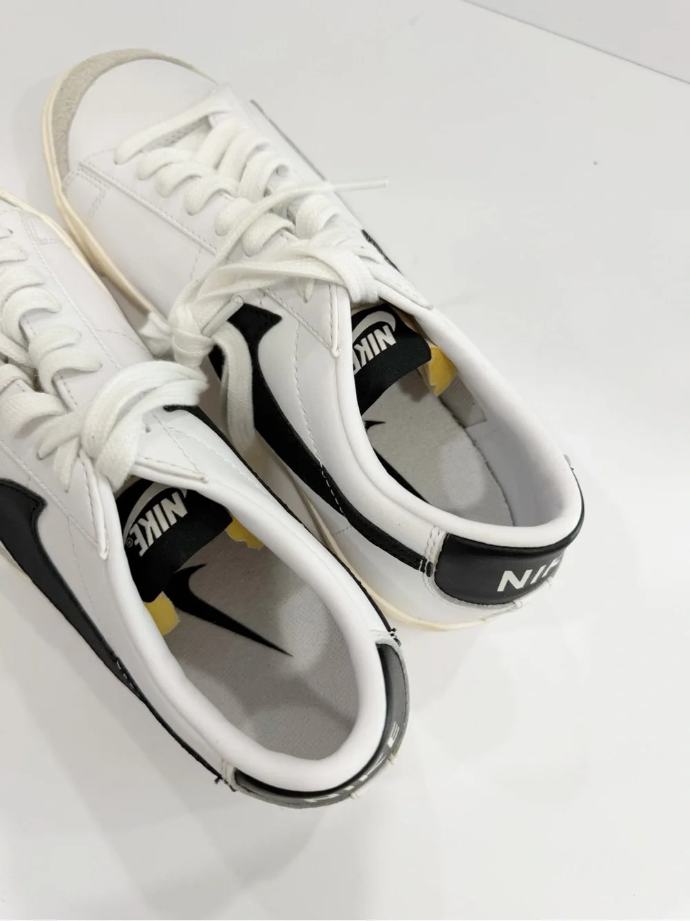 Nike blazer low